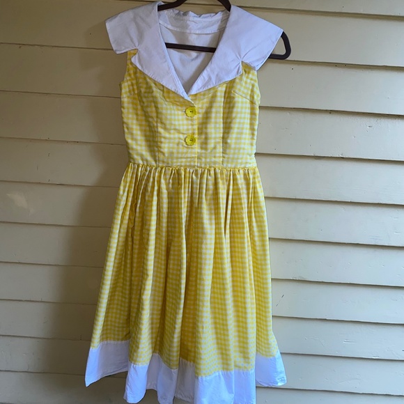Dresses & Skirts - VINTAGE yellow gingham handmade sleeveless dress